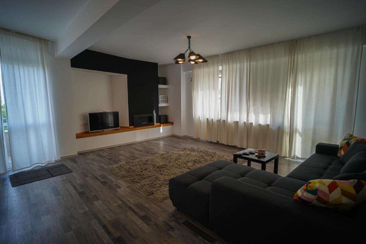 Penthouse With Huge Rooftop & Amazing City View Bucareste Exterior foto