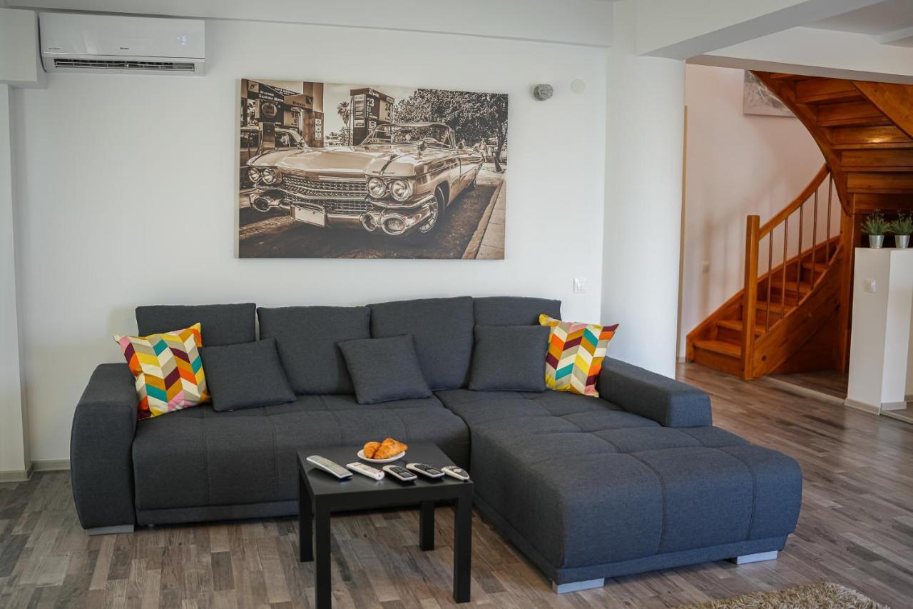 Penthouse With Huge Rooftop & Amazing City View Bucareste Exterior foto